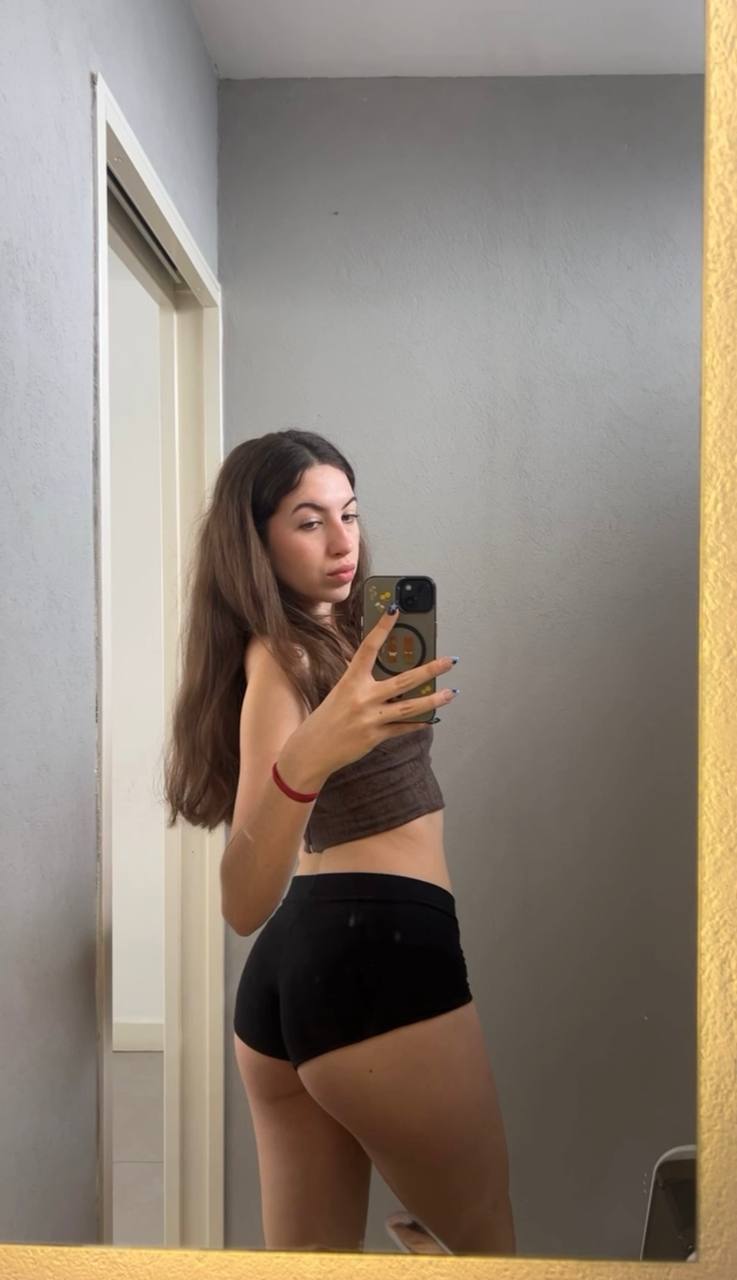 Amber in her underwear in Kaohsiung