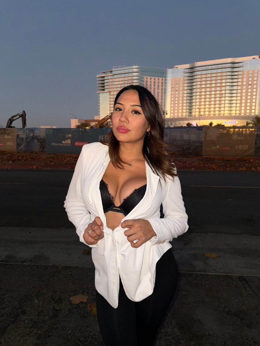 Take a pause and enjoy Ali Cruz — streaming from Kaohsiung