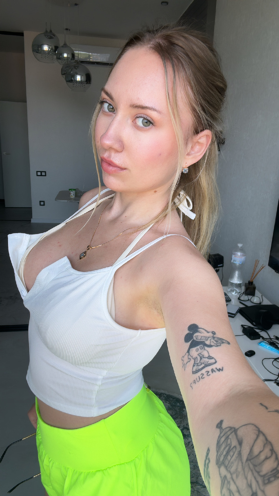 KateV in her underwear in Kaohsiung