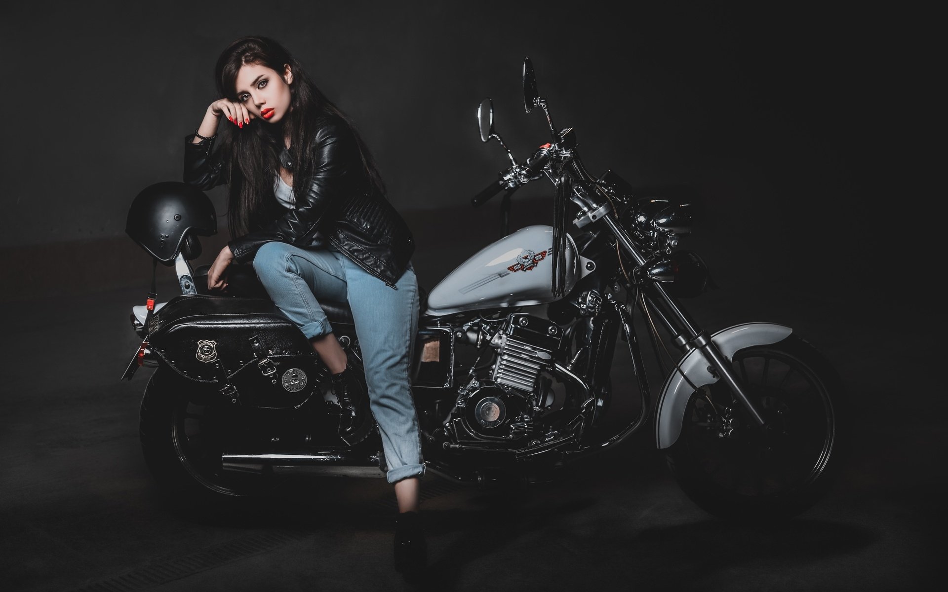 Biker girls: style and drive in Kaohsiung