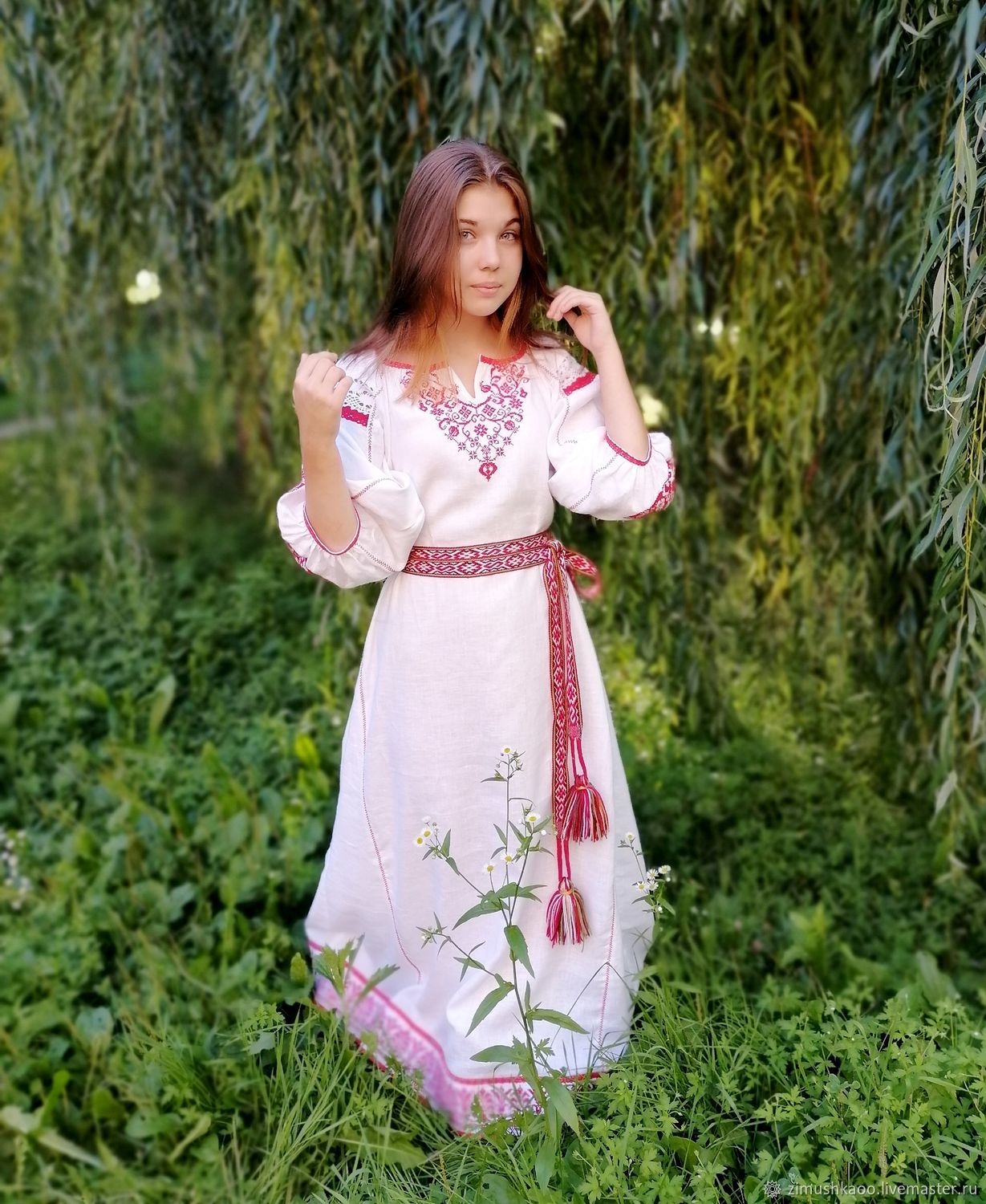 Girl Girls in Slavic costumes in Kaohsiung